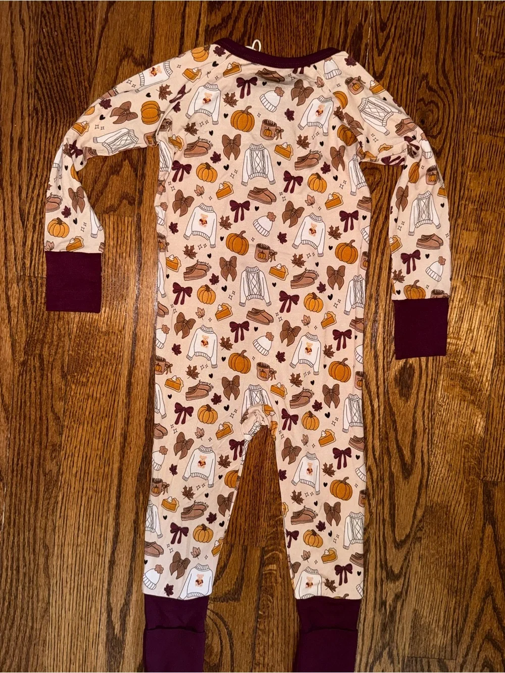 Bamboo Bronx & Co Cream Footie with Maroon Trim and Pumpkin Print